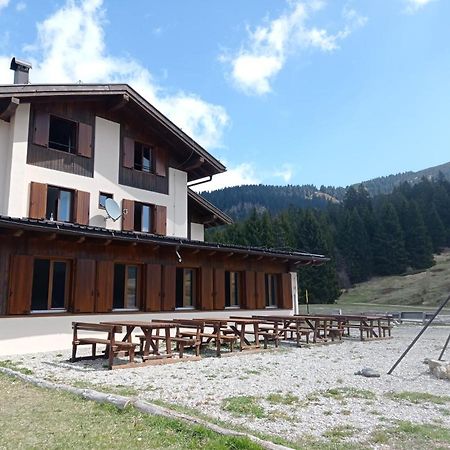 Rifugio Garibaldi เลโดร ภายนอก รูปภาพ