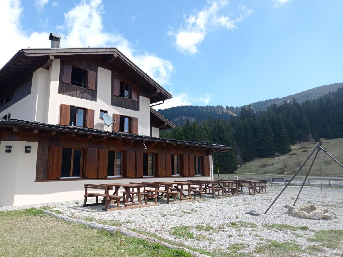 Rifugio Garibaldi เลโดร ภายนอก รูปภาพ